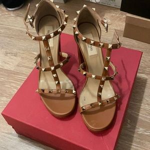 Valentino Garavani Rockstud Heels